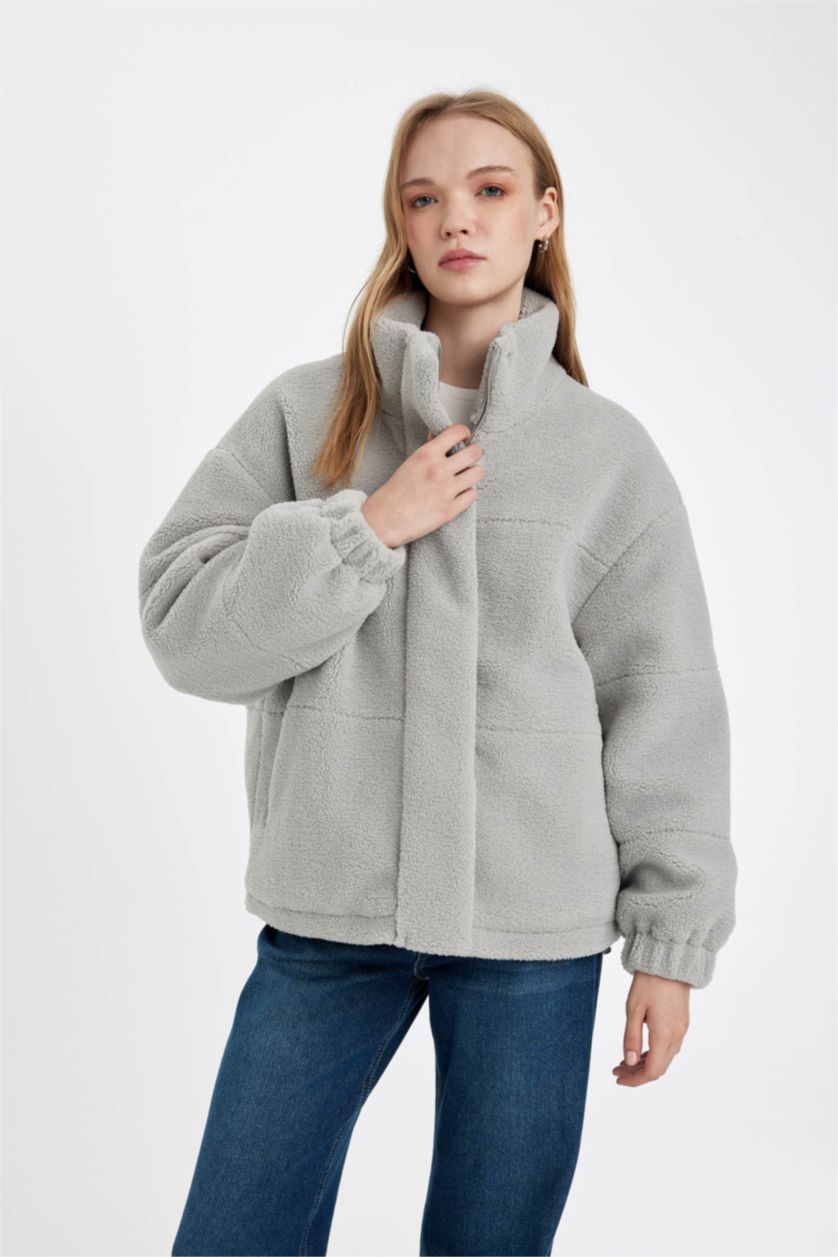 Kadın Açık Mavi Pelüş Mont Dik Yaka Fermuarlı Cepli Etek Ucu Ayarlanabilir Lastikli