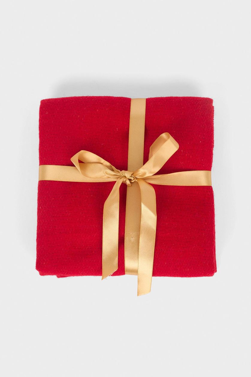 Kadın Kırmızı Kadın Yılbaşı Temalı Dokuma Atkı