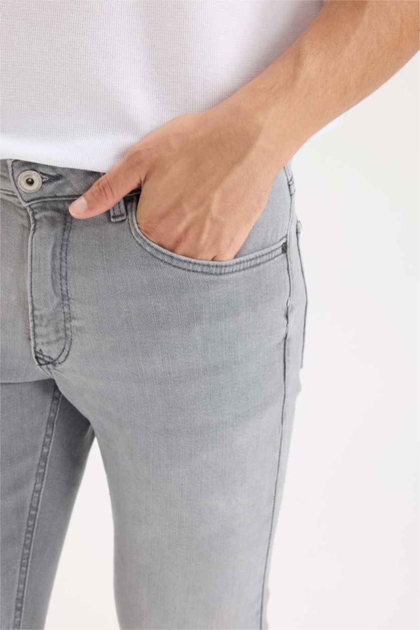 MAN Grey Pedro Slim Fit Normal Waist Skinny Leg Pocketed Jeans