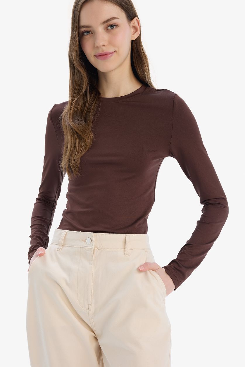 Kadın Kahve Fitted Bisiklet Yaka Basic Düz Uzun Kollu Tişört