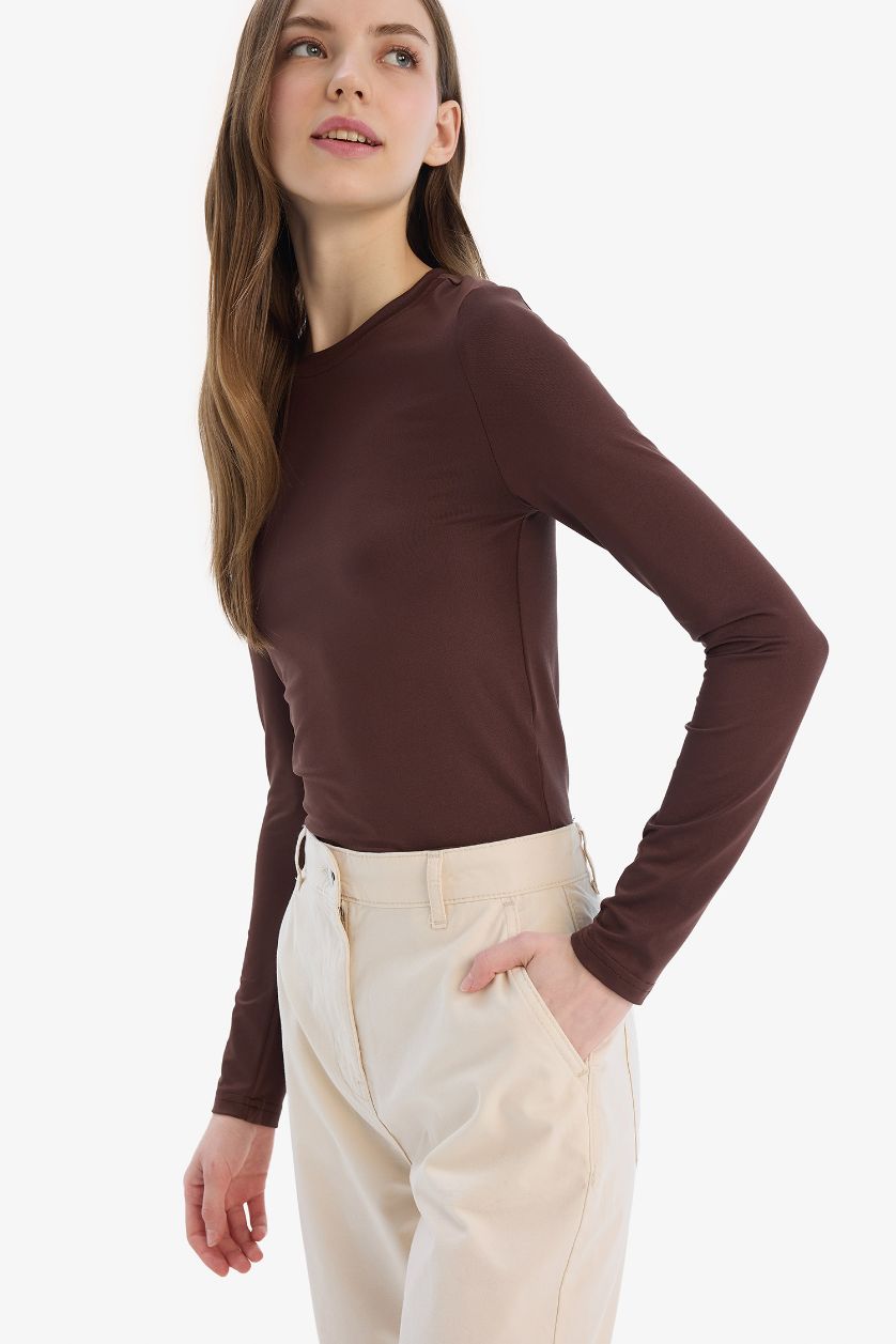 Kadın Kahve Fitted Bisiklet Yaka Basic Düz Uzun Kollu Tişört