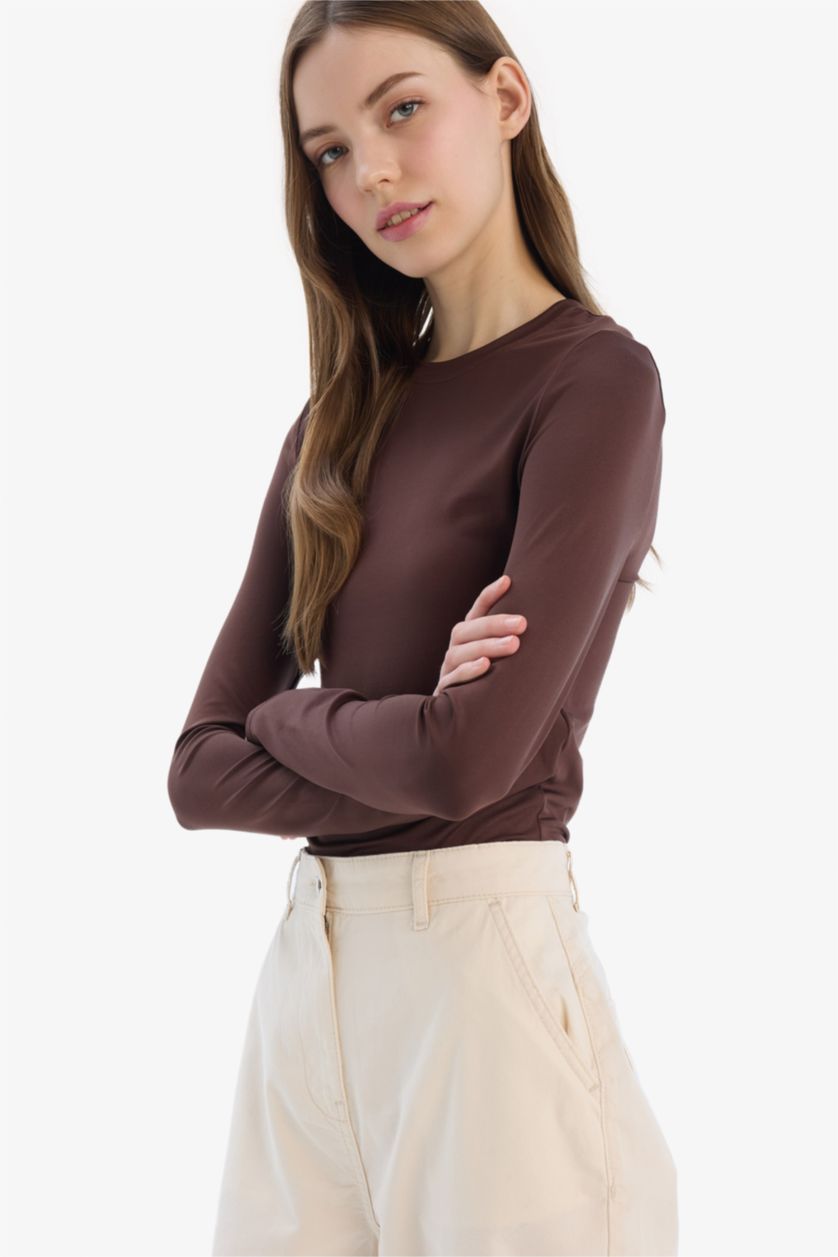 Kadın Kahve Fitted Bisiklet Yaka Basic Düz Uzun Kollu Tişört