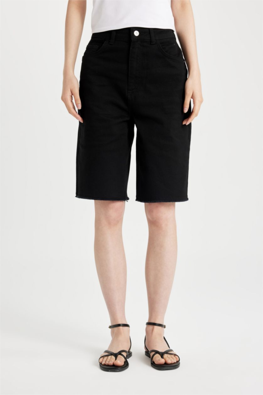 WOMAN Black High Waist Gabardine Capri