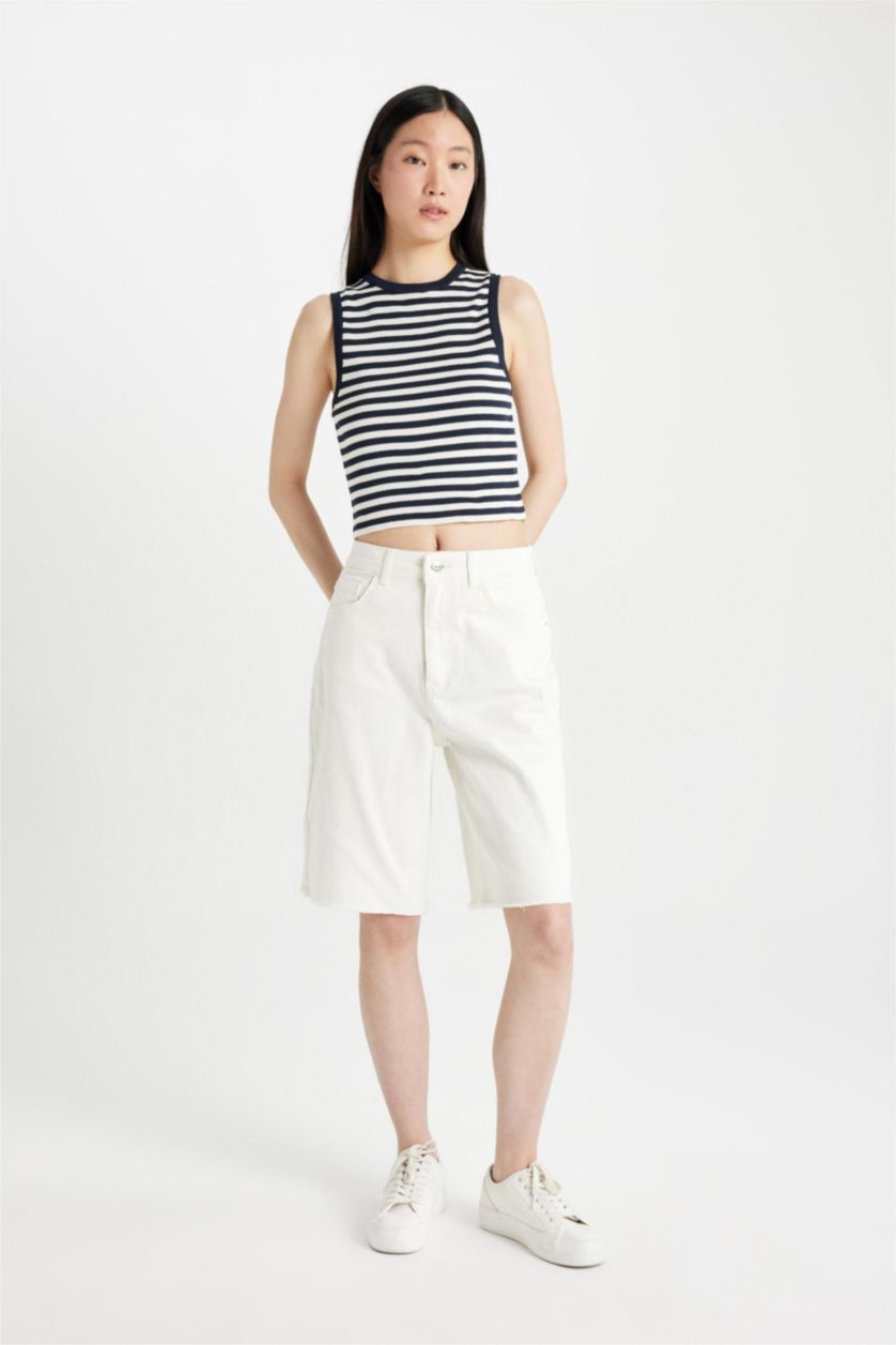 Woman White High Waist White Gabardine Capri