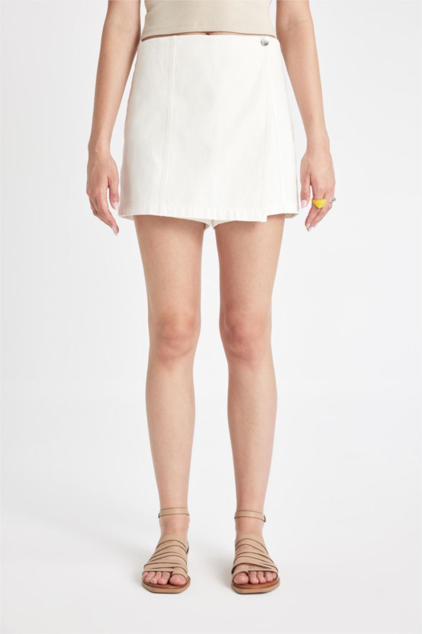 WOMAN White Regular Fit Gabardine Normal Waist Shorts