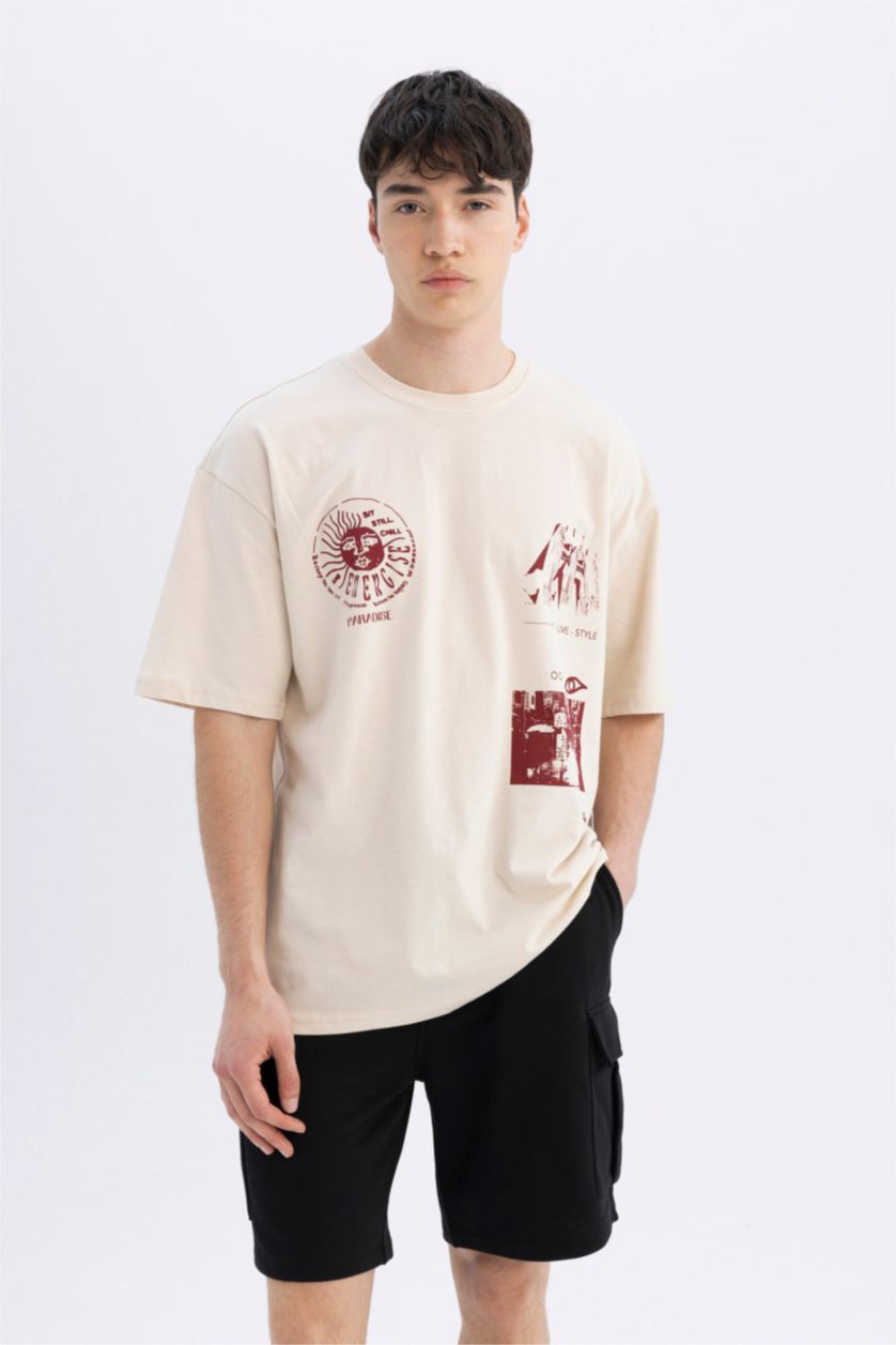 MAN Black Regular Fit Cargo Shorts