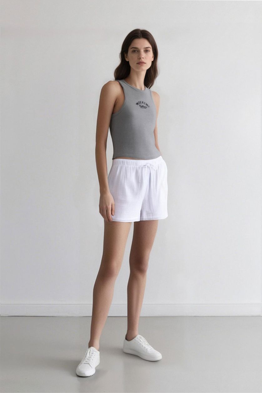 Woman White Relax Fit Muslin High Waist Short Leg Shorts