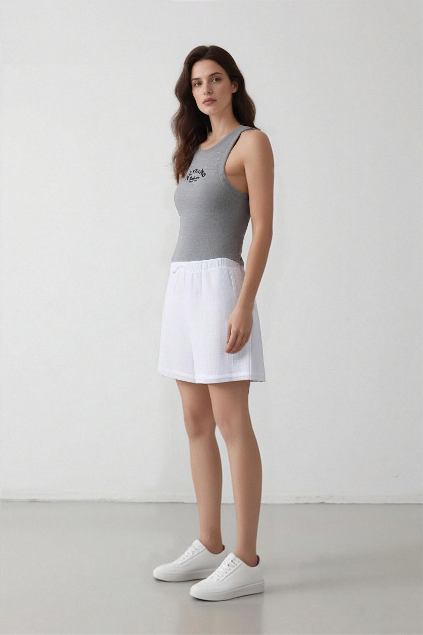 Woman White Relax Fit Muslin High Waist Short Leg Shorts