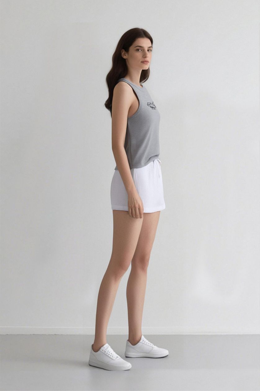 Woman White Relax Fit Muslin High Waist Short Leg Shorts