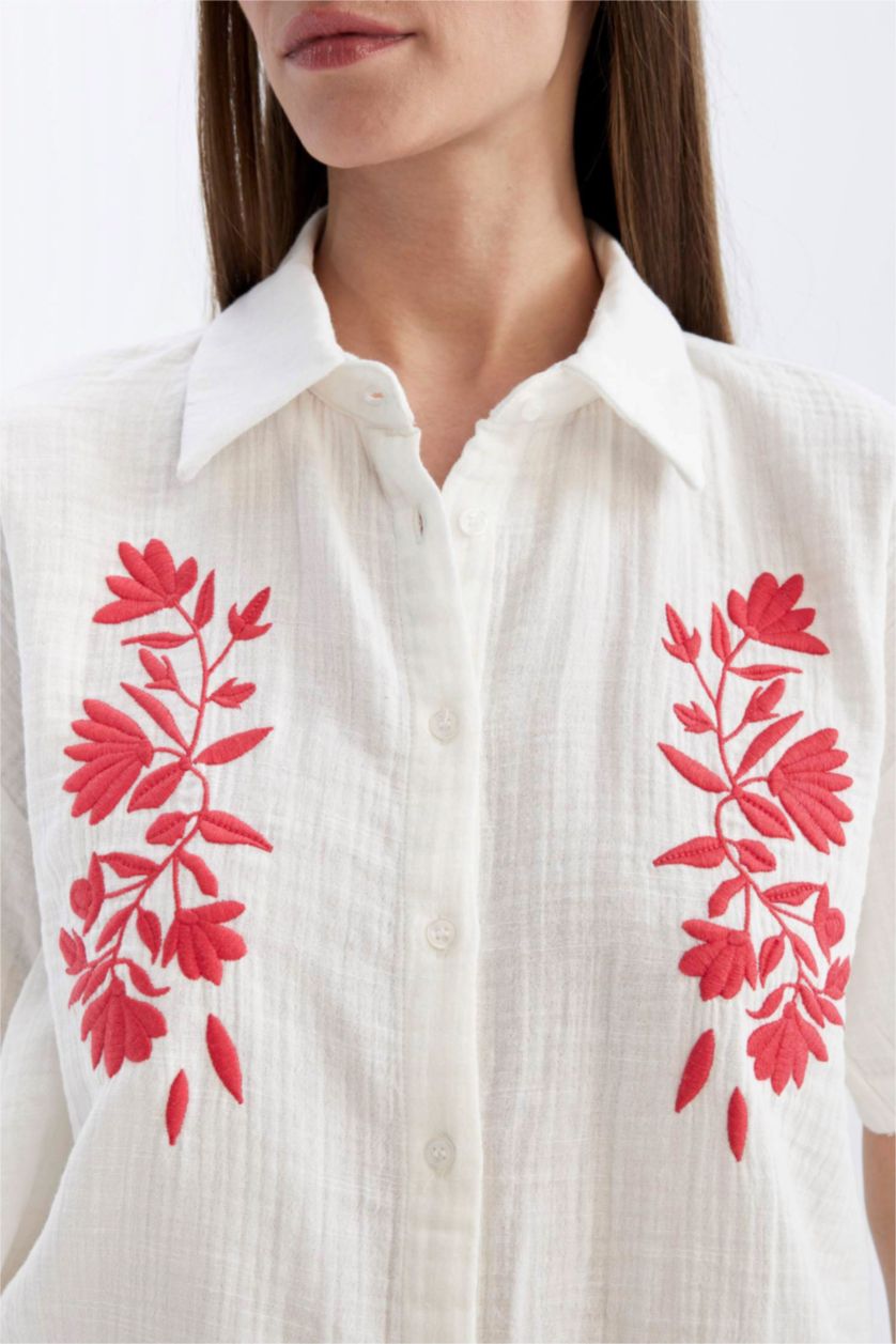 FEMME Blanc Chemise oversize en mousseline à manches courtes avec broderie