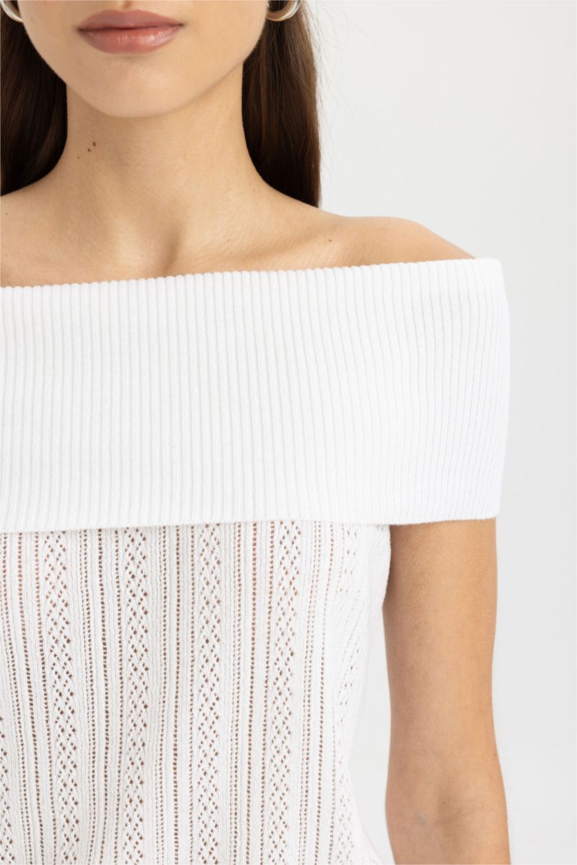 Woman White Fitted Open Shoulder Blouse