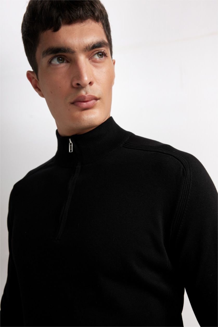 رجال أسود بلوفر تريكو قصة عادية