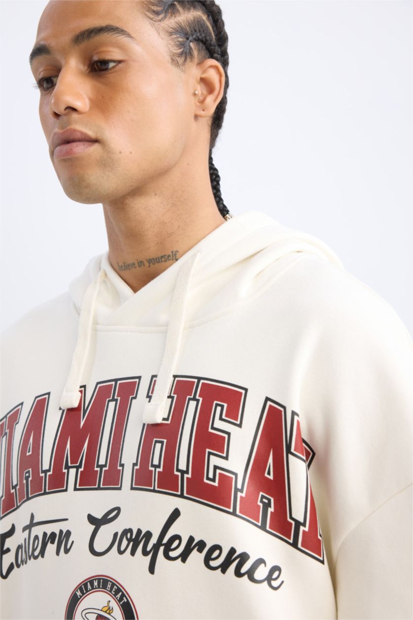 MAN Ecru DeFactoFit NBA Miami Heat Oversize Fit Hooded Printed Thick Sweatshirt