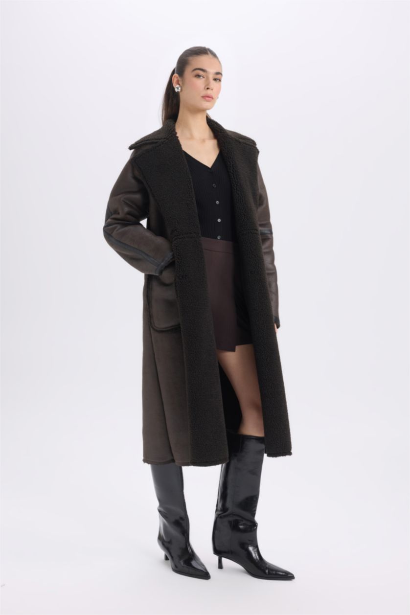 Kadın Kahve Regular Fit Smokin Yaka Suni Deri Düğmeli Cepli Pelüş Astar Parka