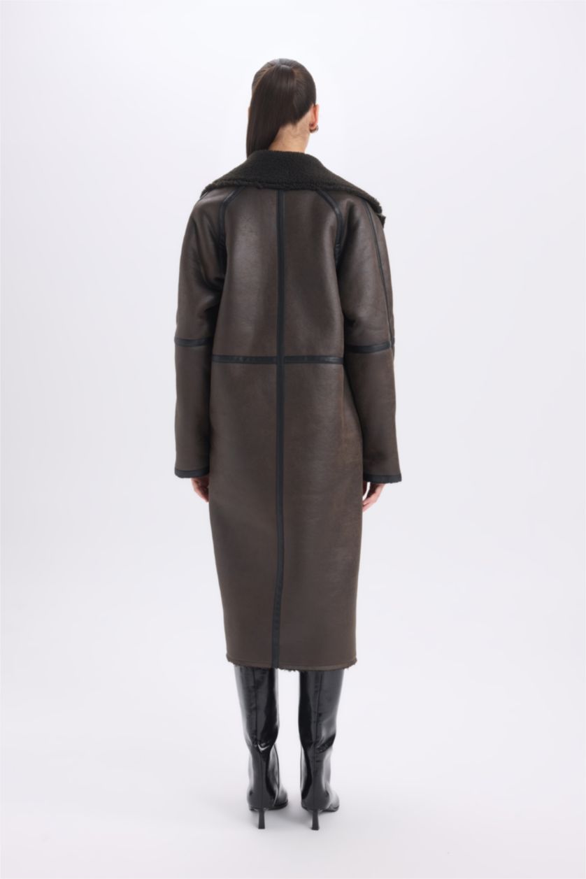 Kadın Kahve Regular Fit Smokin Yaka Suni Deri Düğmeli Cepli Pelüş Astar Parka