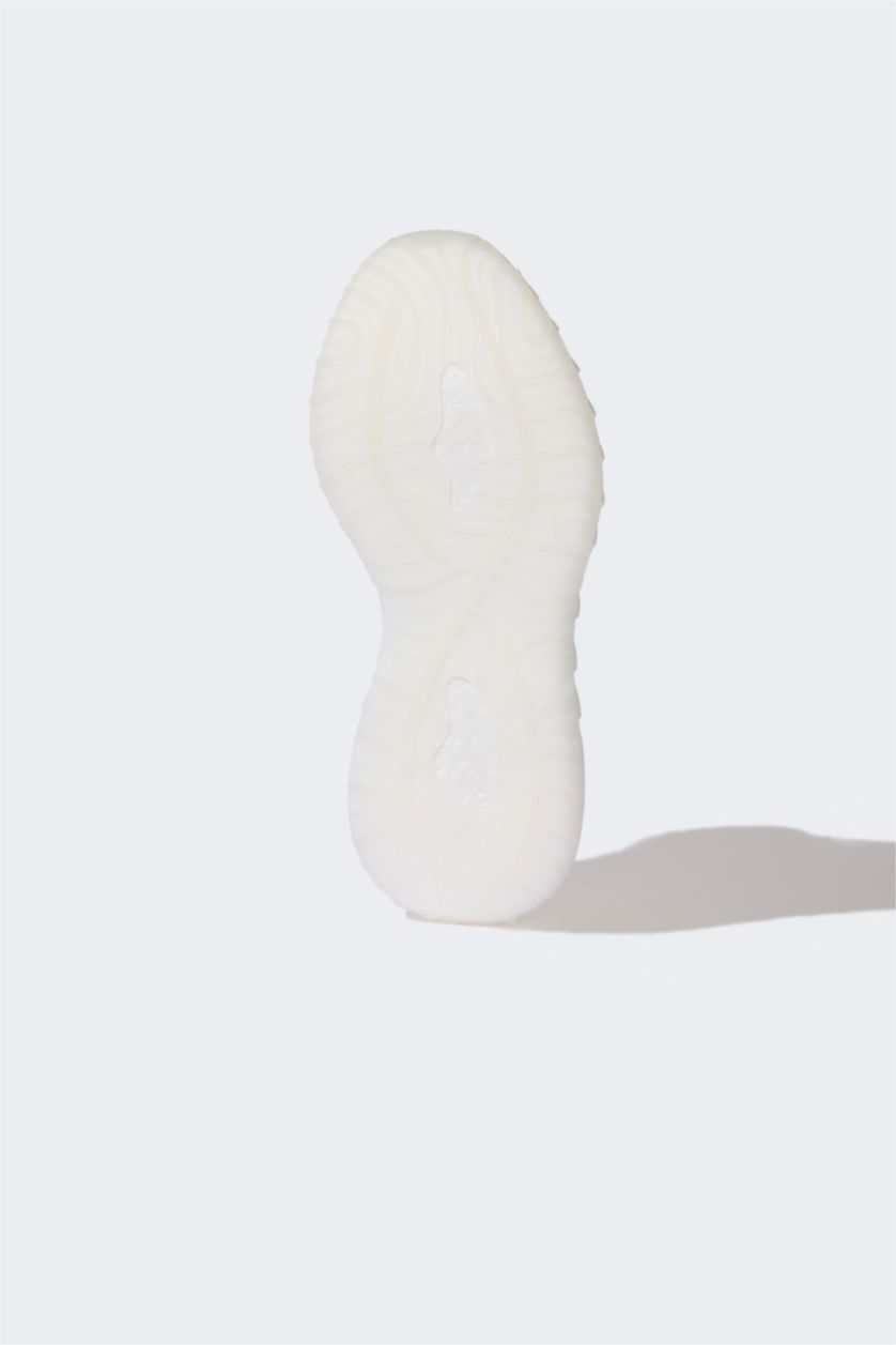 MAN White Man Flat Sole Sport shoes