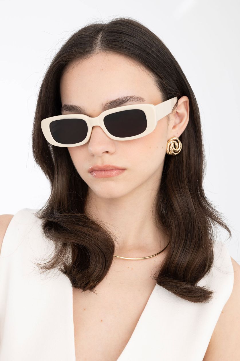 Woman White Woman Rectangular Sunglasses