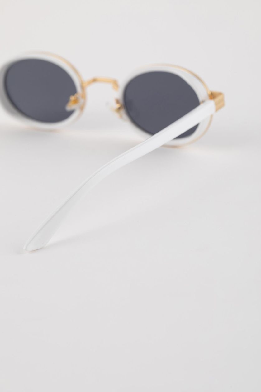 Kadın Beyaz Kadın Yuvarlak Güneş Gözlüğü