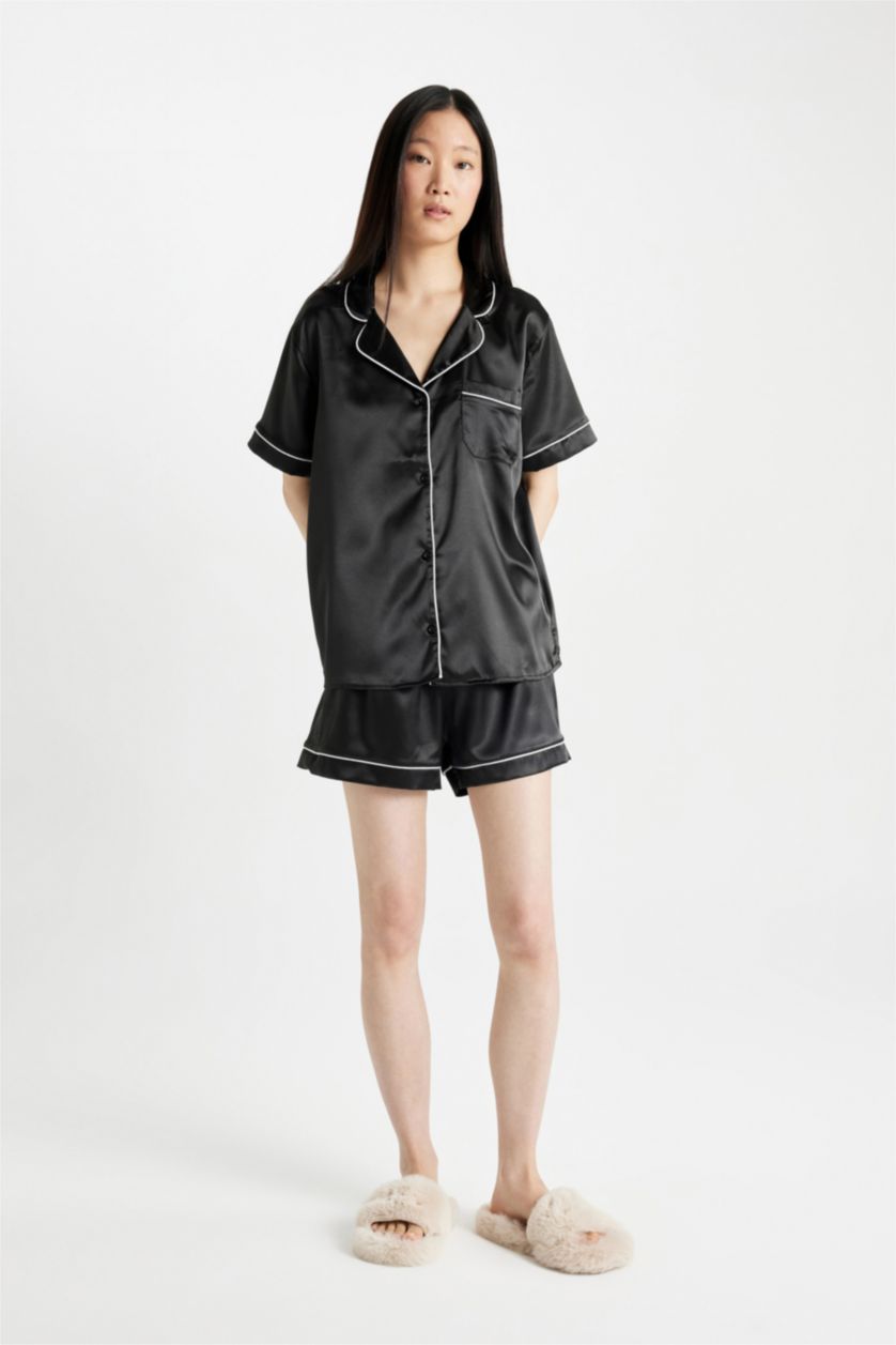 FEMME Noir Ensemble Pyjama en Satin coupe régulière à Manches Courtes de Fall in Love