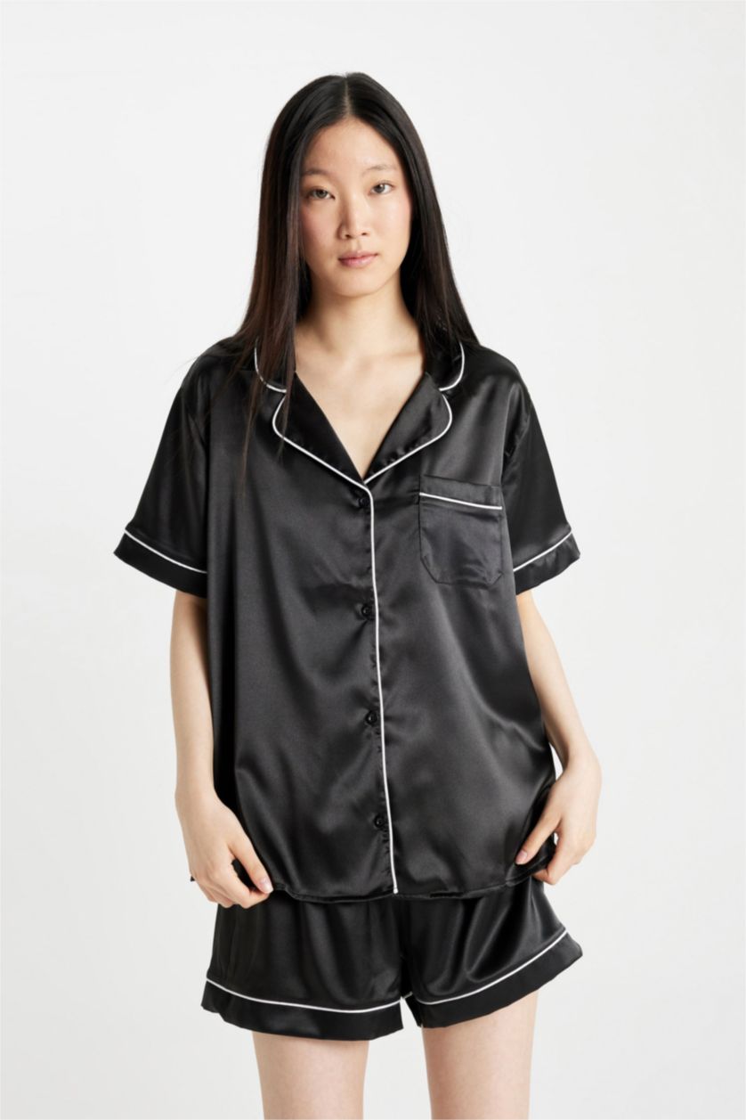 FEMME Noir Ensemble Pyjama en Satin coupe régulière à Manches Courtes de Fall in Love