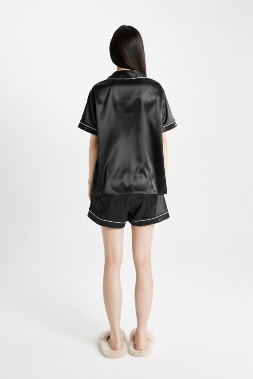 FEMME Noir Ensemble Pyjama en Satin coupe régulière à Manches Courtes de Fall in Love