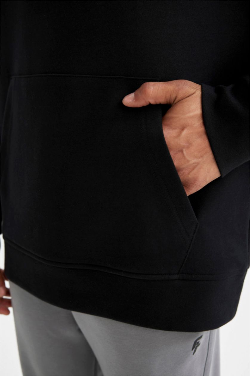 Erkek Siyah Standart Fit Cepli Kapüşonlu Sporcu Sweatshirt