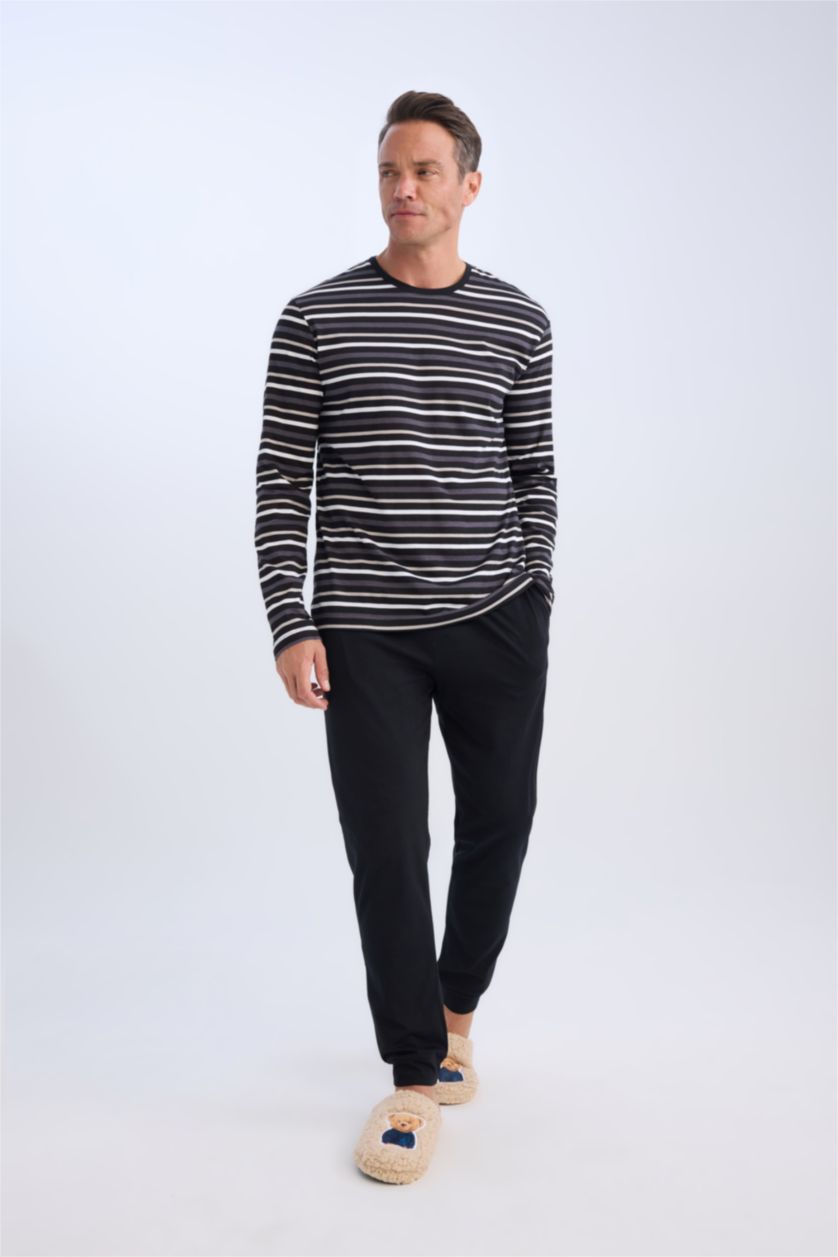 Man Black 2 piece Set