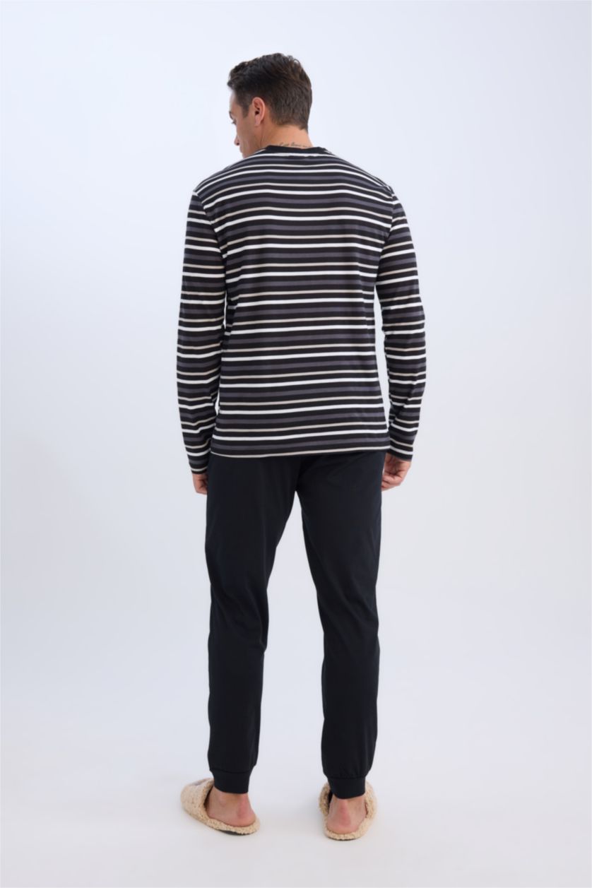 Man Black 2 piece Set