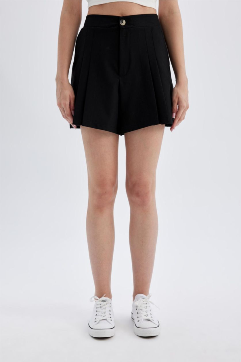 Kadın Siyah Regular Fit Yüksek Bel Pileli Şort