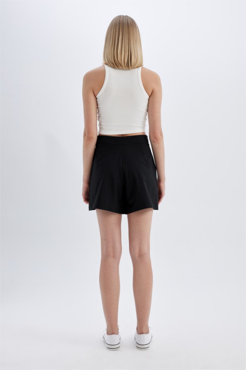 Kadın Siyah Regular Fit Yüksek Bel Pileli Şort