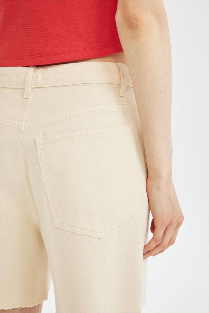 Kadın Ekru Coool Regular Fit Normal Bel Kısa Paça Gabardin Şort