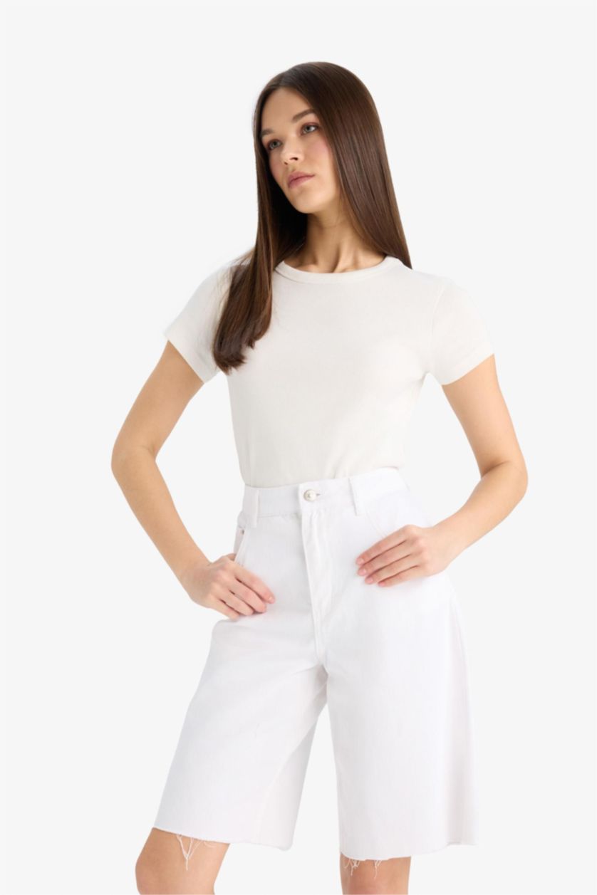 Kadın Beyaz Normal Bel Kısa Paça Gabardin Bermuda Şort