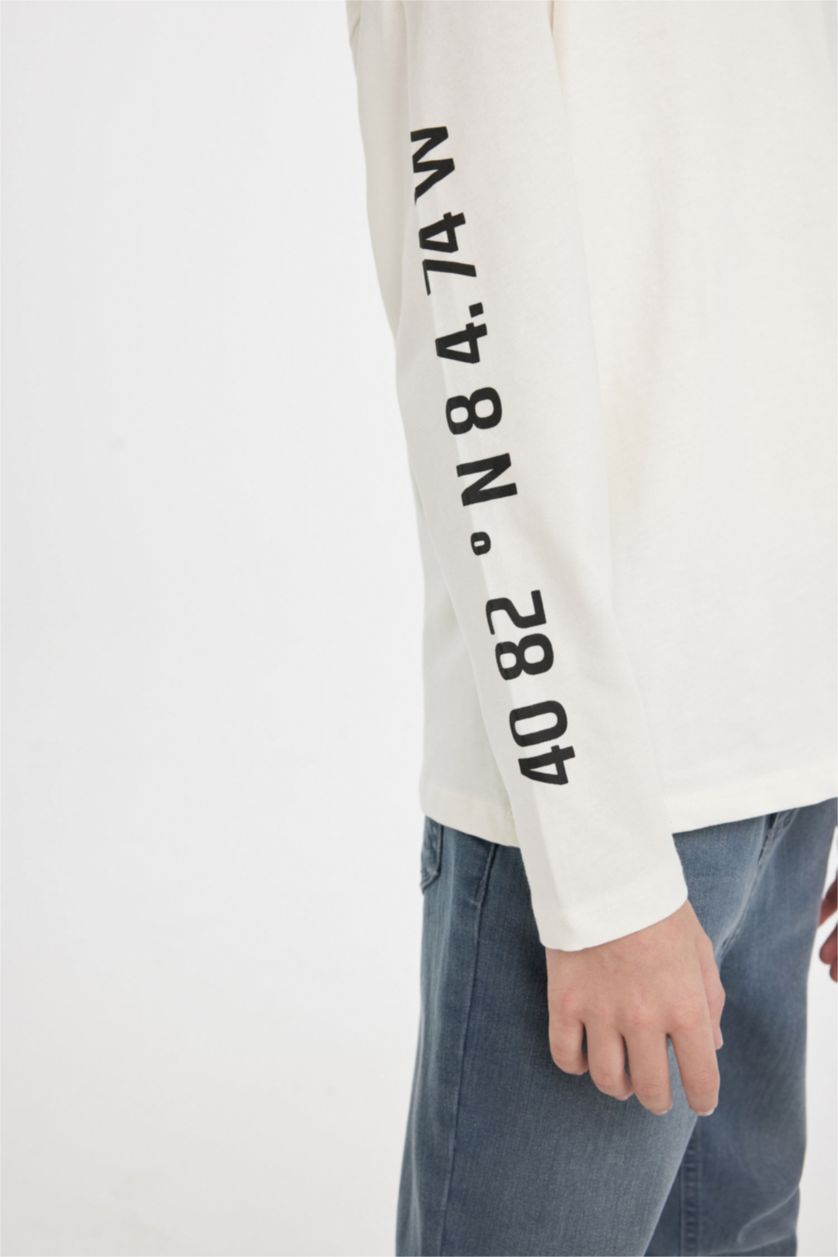 Мальчики и подростки Бежевый Футболка оверсайз с принтом для мальчиков