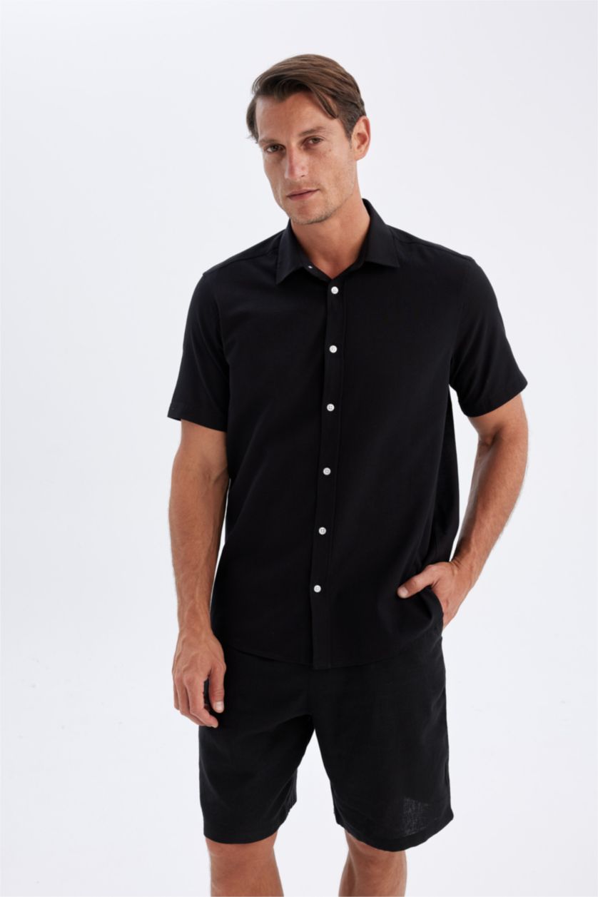 Man Black Regular Fit Polo Collar Cotton Short Sleeve Shirt