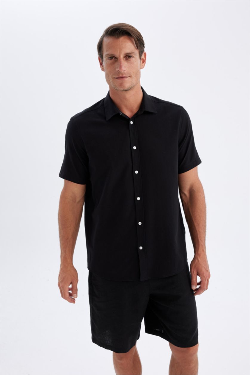 Man Black Regular Fit Polo Collar Cotton Short Sleeve Shirt