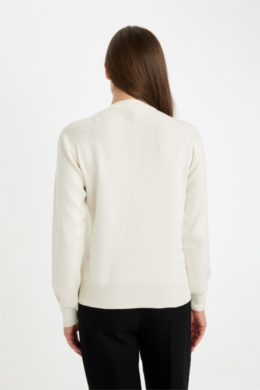 Kadın Ekru Regular Fit Bisiklet Yaka Basic Düz Düğmeli Triko Hırka