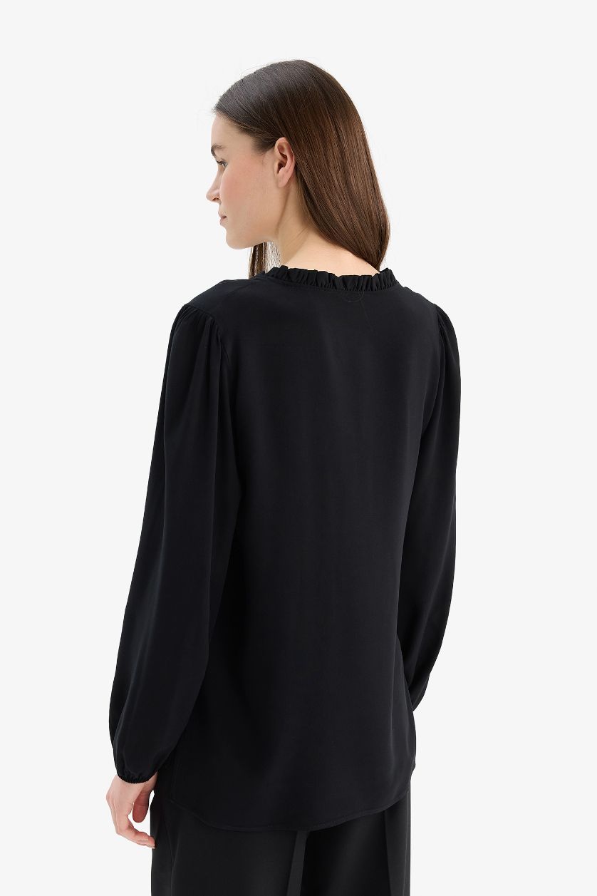 Woman Black Regular Fit V-Neck Long Sleeve Shirt