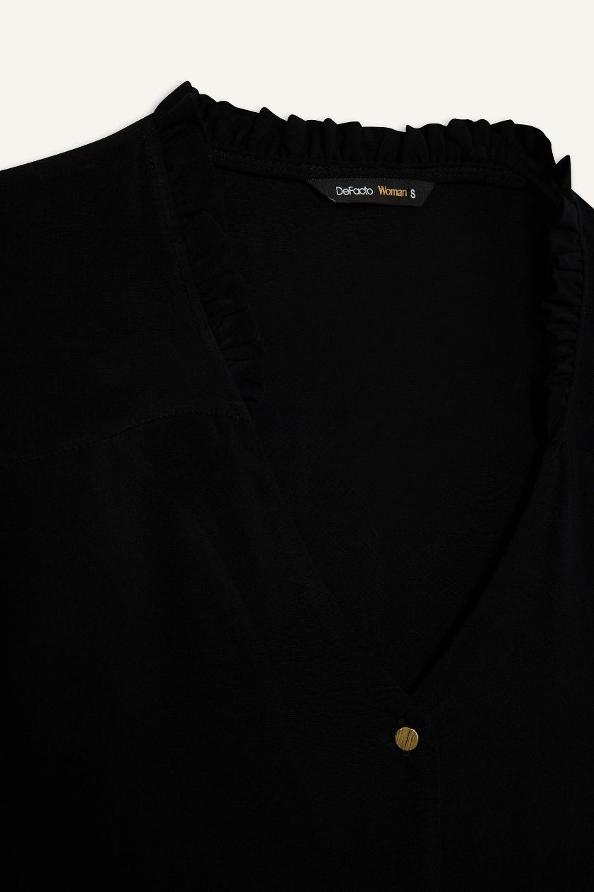 Woman Black Regular Fit V-Neck Long Sleeve Shirt