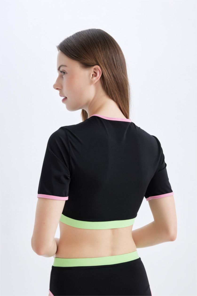 Kadın Siyah Regular Fit Kısa Kollu Sörf Bikini Üstü