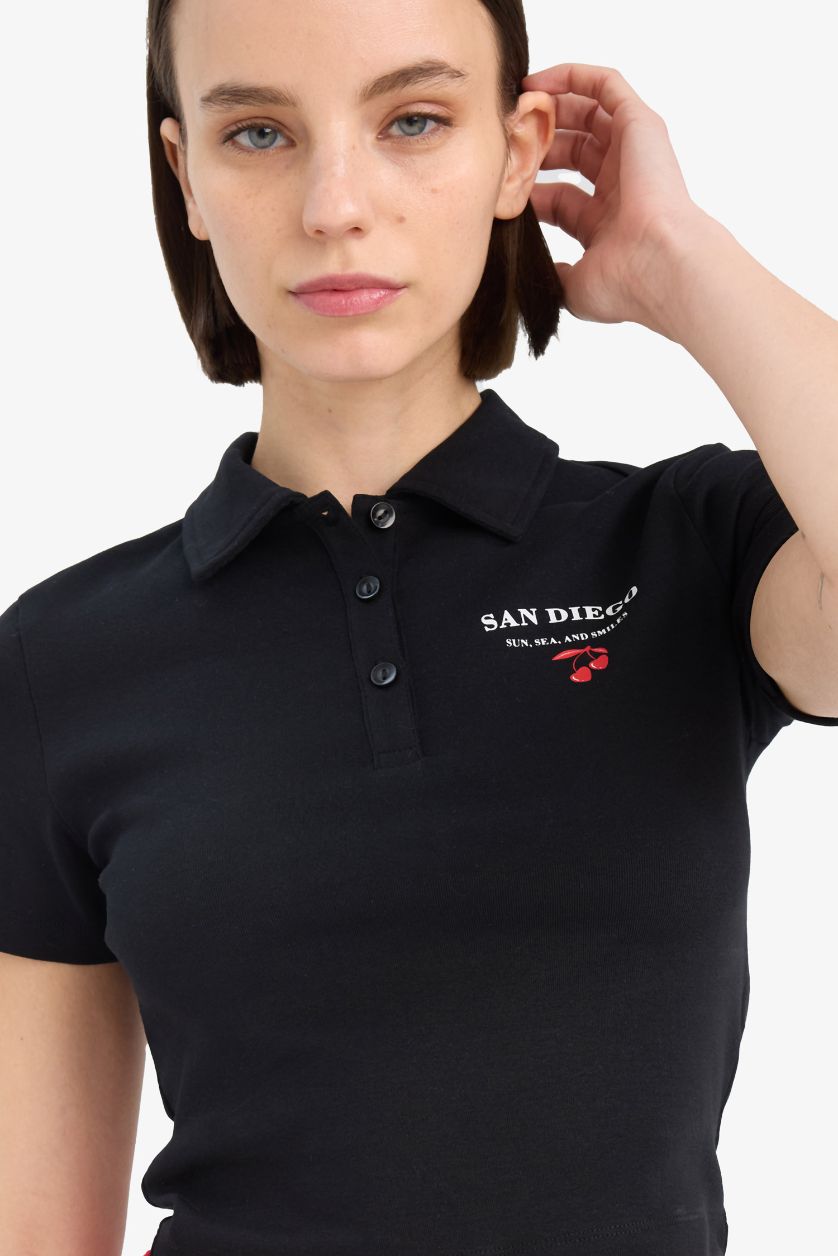 Kadın Siyah Fitted Polo Yaka Baskılı Ribana Kısa Kollu Siyah Tişört