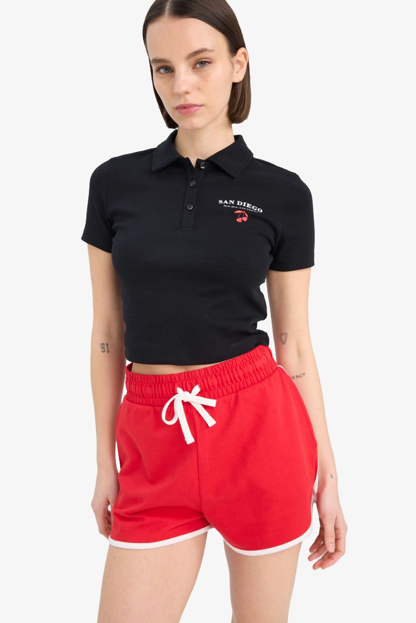 Kadın Siyah Fitted Polo Yaka Baskılı Ribana Kısa Kollu Siyah Tişört