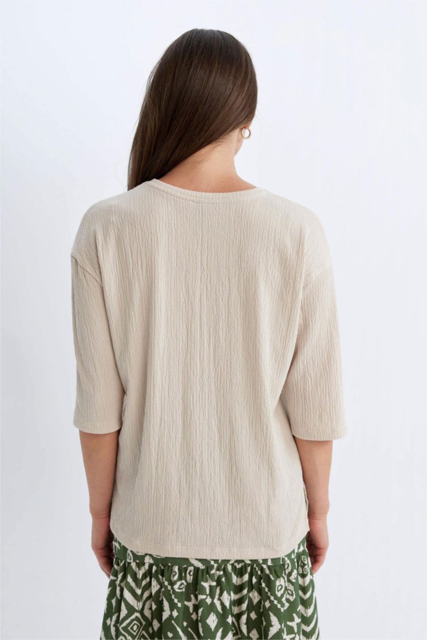 Kadın Bej Regular Fit Bisiklet Yaka Yarım Kollu Tişört