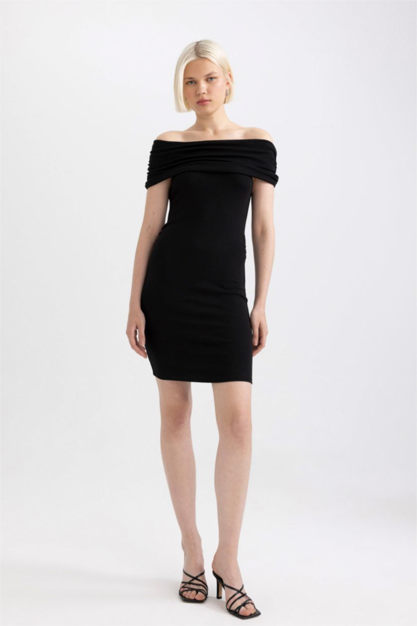 Kadın Siyah Bodycon Vücudu Saran Omzu Açık Fitilli Kaşkorse Uzun Kollu Mini Elbise