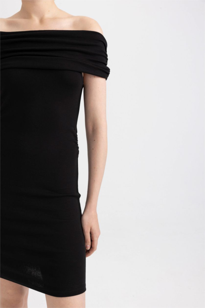 Kadın Siyah Bodycon Vücudu Saran Omzu Açık Fitilli Kaşkorse Uzun Kollu Mini Elbise