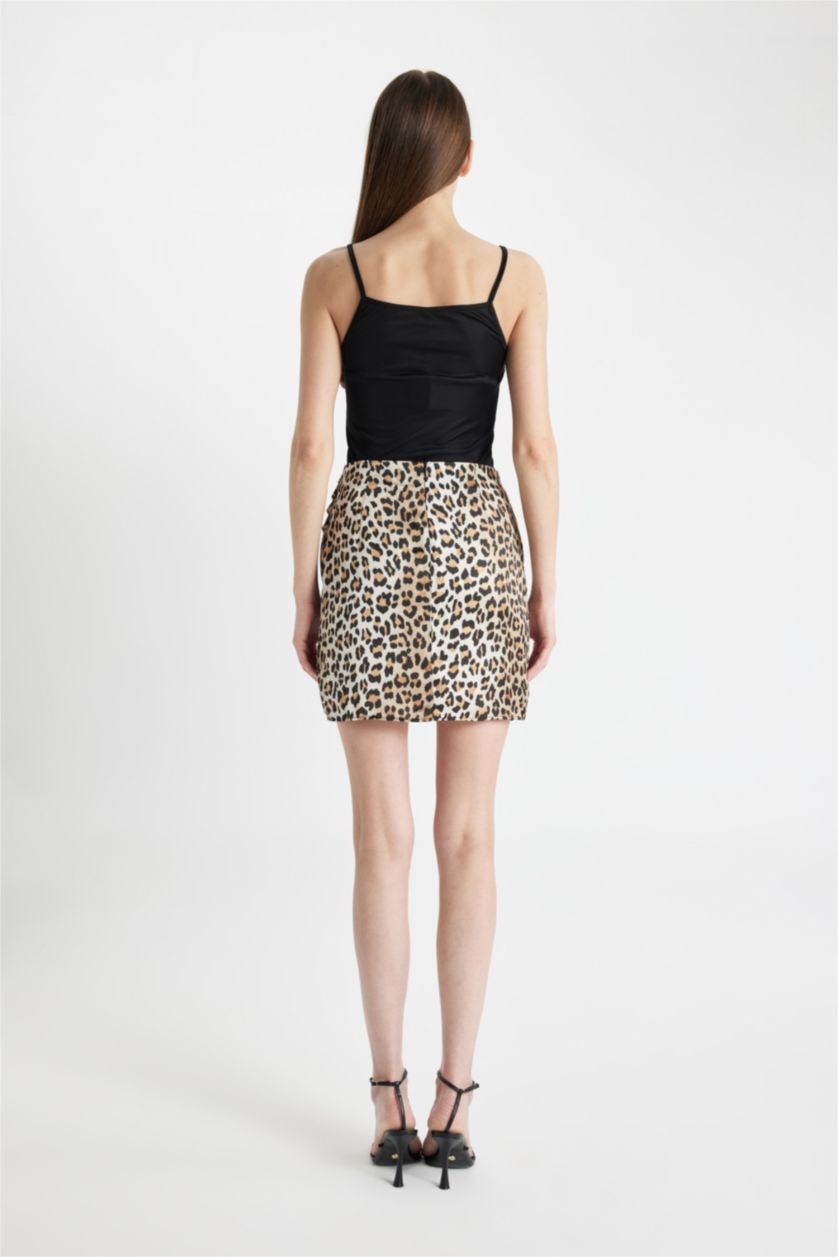 Kadın Ekru Leopar Desenli Normal Bel Saten Mini Etek