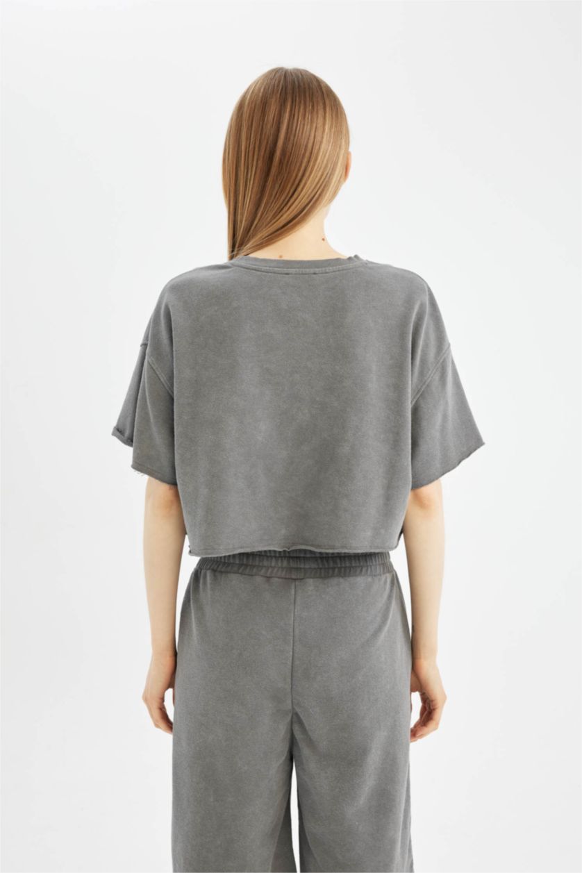 حريمي رمادي تيشيرت نص كم قصة فضفاضة تقيل