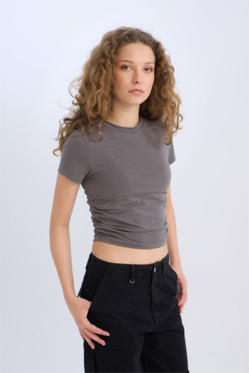 Woman Grey Fitted Crew Neck Short Sleeve T-Shirt