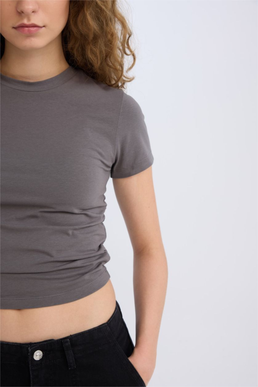 Woman Grey Fitted Crew Neck Short Sleeve T-Shirt