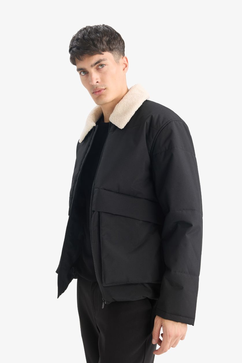 Erkek Siyah Su İtici Rüzgar Geçirmez Slim Fit Dar Kesim Suni Kürklü Polo Yaka Astarlı Fermuarlı Cepli Mont