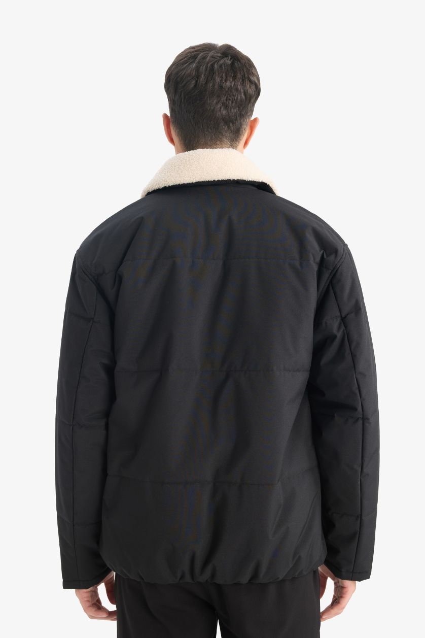 Erkek Siyah Su İtici Rüzgar Geçirmez Slim Fit Dar Kesim Suni Kürklü Polo Yaka Astarlı Fermuarlı Cepli Mont